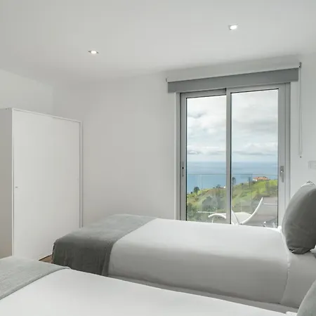 Casa de Férias With Pool And Sea View - Da Ribeira Da Vaca