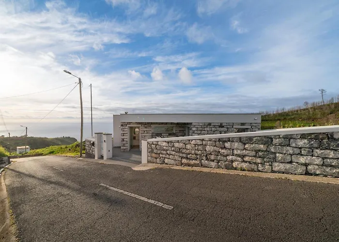 With Pool And Sea View - Da Ribeira Da Vaca * Calheta (Madeira)